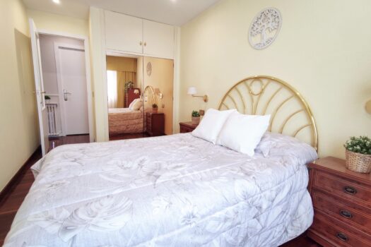 VENDIDO. En venta soleado piso céntrico