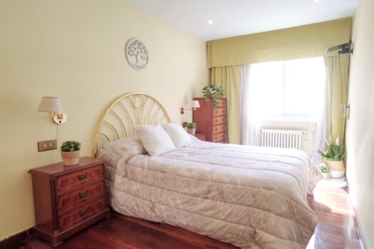 VENDIDO. En venta soleado piso céntrico