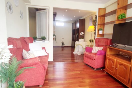 VENDIDO. En venta soleado piso céntrico