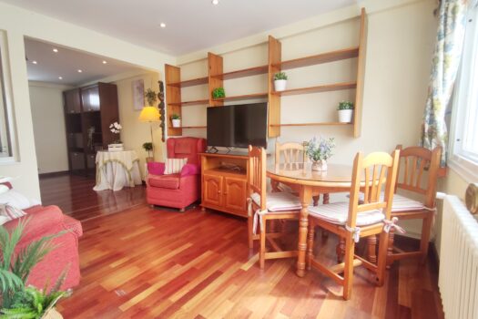 VENDIDO. En venta soleado piso céntrico