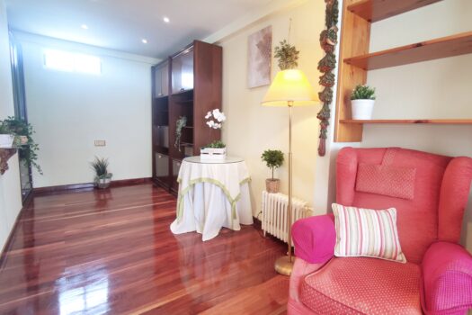 VENDIDO. En venta soleado piso céntrico