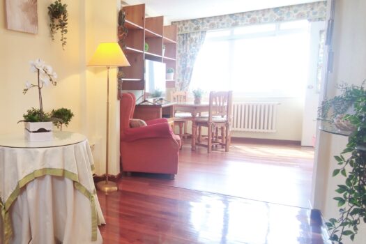 VENDIDO. En venta soleado piso céntrico