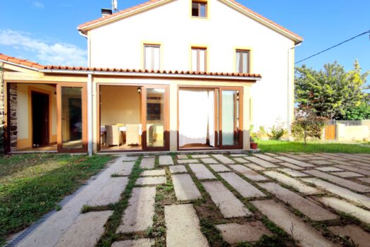 En venta casa de piedra rehabilitada