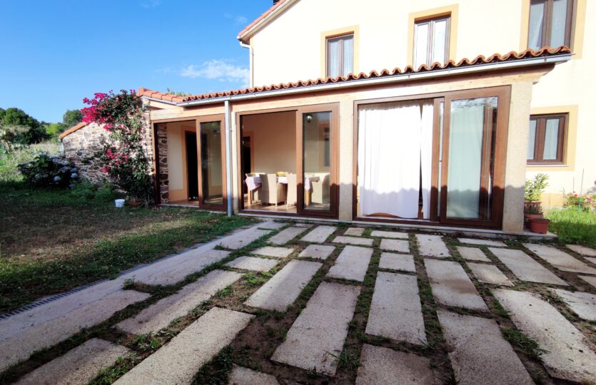 Se vende casa al lado de la playa