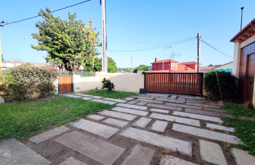 Se vende casa al lado de la playa
