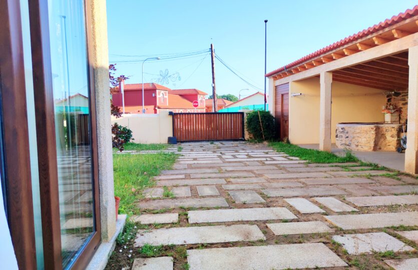 Se vende casa al lado de la playa