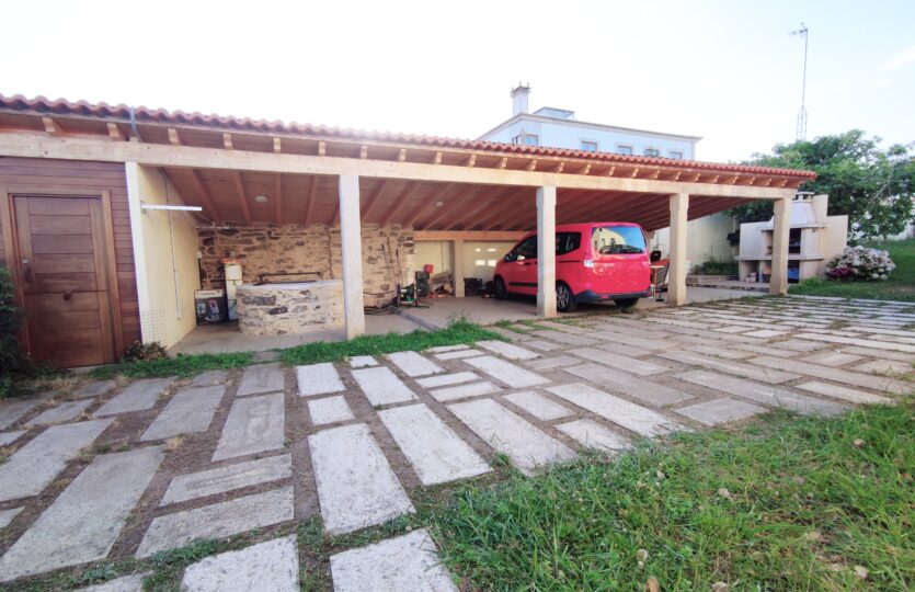 Se vende casa al lado de la playa