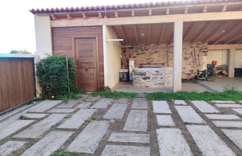 Se vende casa al lado de la playa