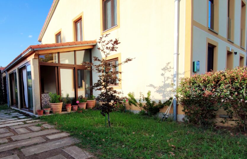 Se vende casa al lado de la playa