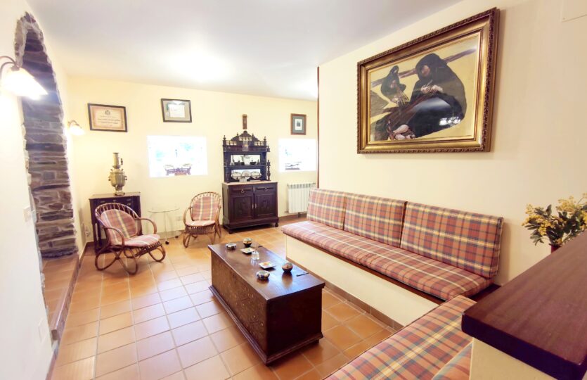 En venta casa de piedra con piscina