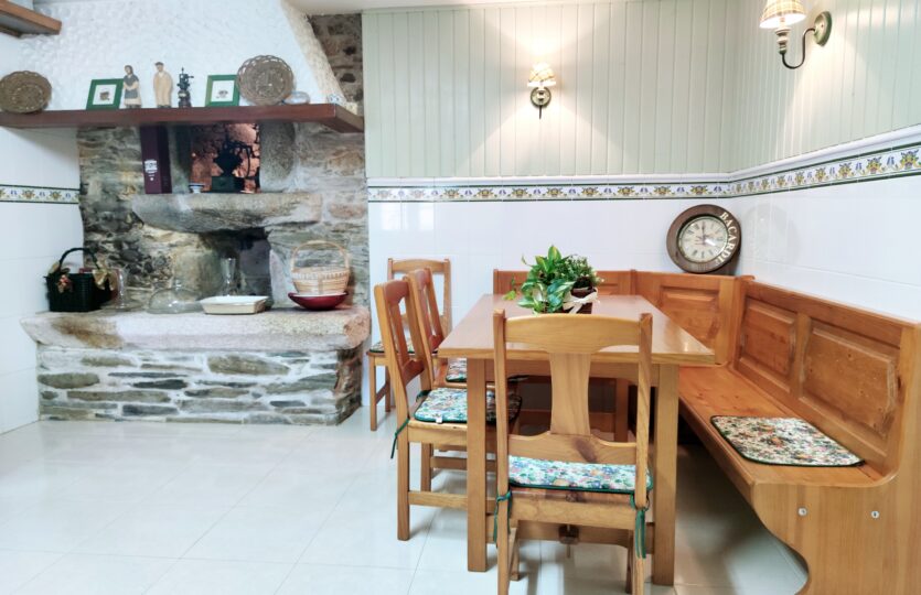 En venta casa de piedra con piscina