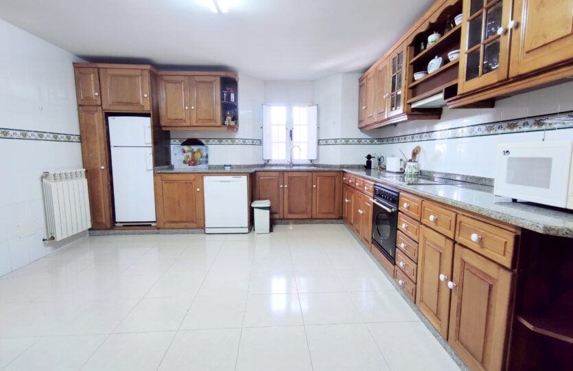 En venta casa de piedra con piscina