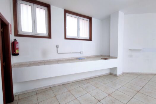 En venta local comercial apto para vivienda