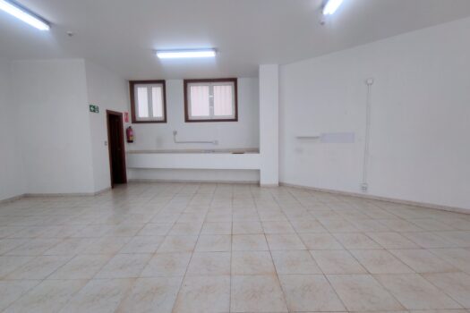 En venta local comercial apto para vivienda