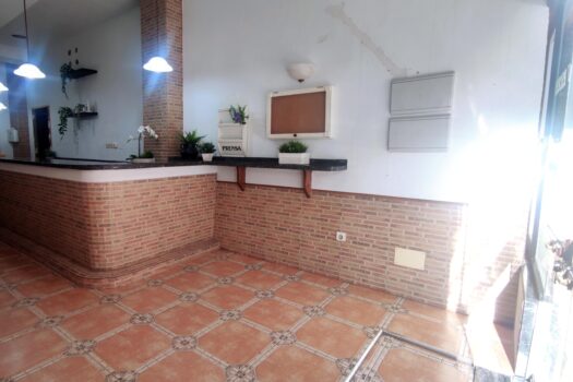 En venta local en Montealto: ideal para loft
