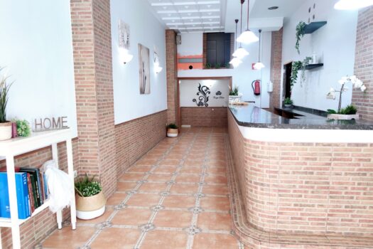 En venta local en Montealto: ideal para loft