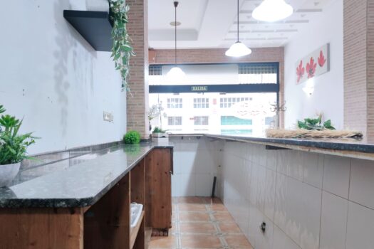 En venta local en Montealto: ideal para loft