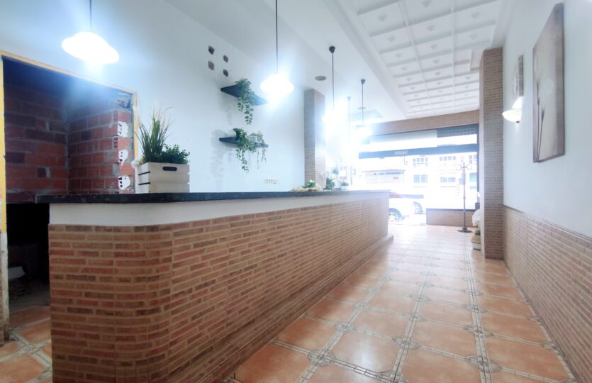En venta local comercial en Montealto