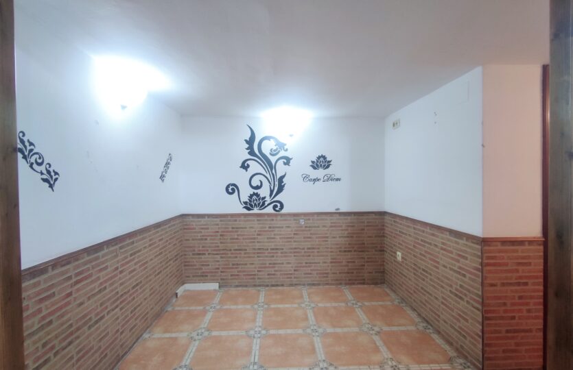 En venta local comercial en Montealto