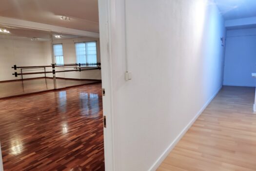 VENDIDO-En venta céntrica planta comercial