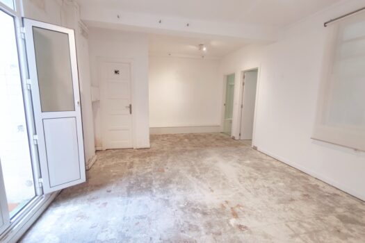 VENDIDO-En venta céntrica planta comercial