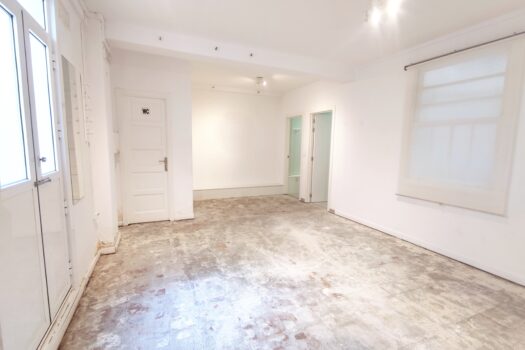 VENDIDO-En venta céntrica planta comercial