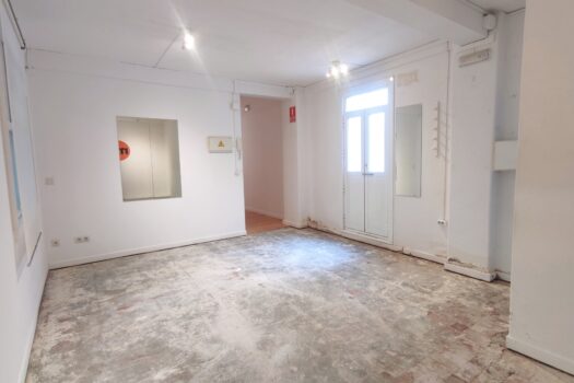 VENDIDO-En venta céntrica planta comercial