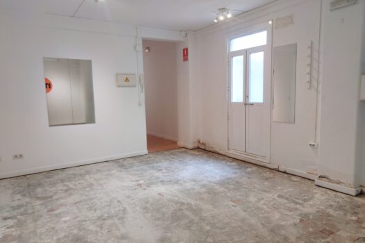 VENDIDO-En venta céntrica planta comercial