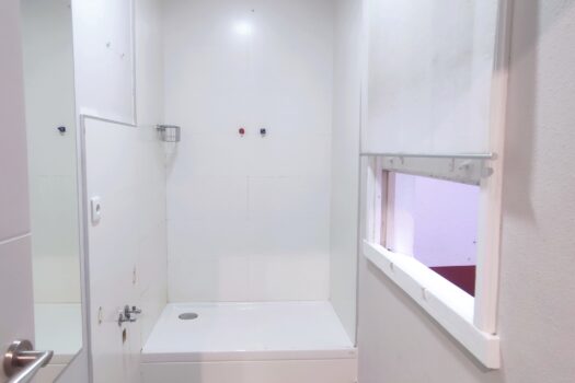 VENDIDO-En venta céntrica planta comercial