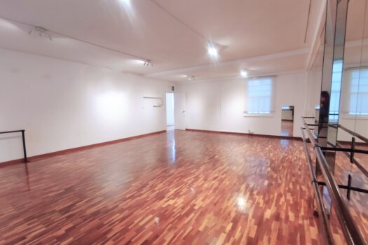 VENDIDO-En venta céntrica planta comercial