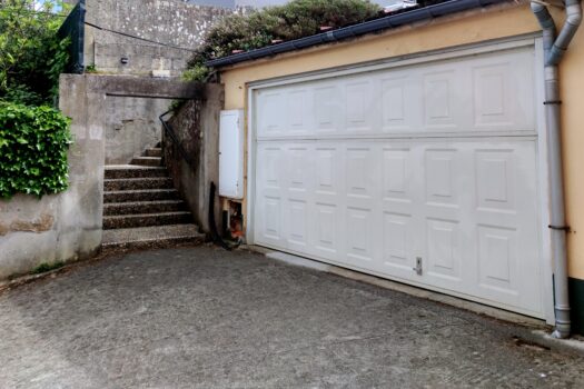 VENDIDO-En venta casa con finca en Oleiros