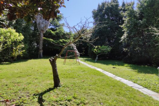 VENDIDO-En venta casa con finca en Oleiros