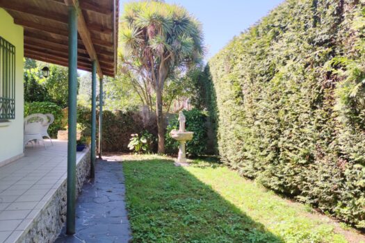 VENDIDO-En venta casa con finca en Oleiros