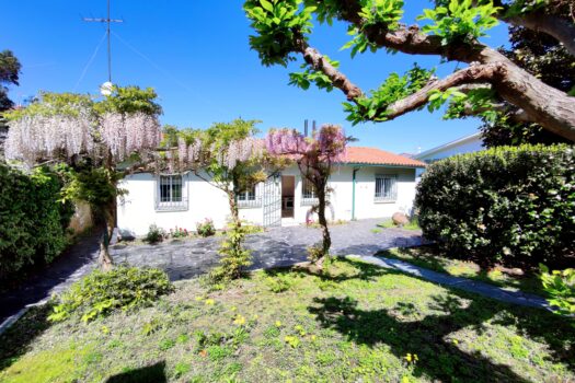 VENDIDO-En venta casa con finca en Oleiros