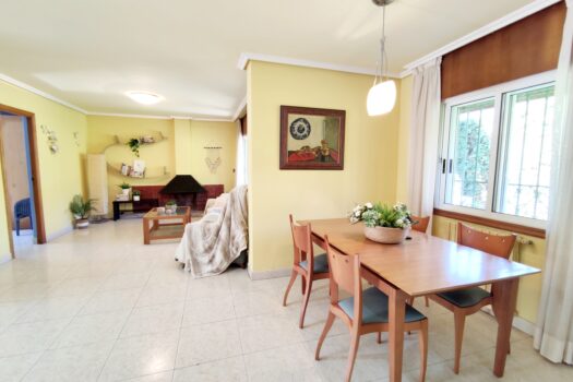 VENDIDO-En venta casa con finca en Oleiros