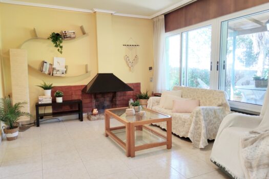 VENDIDO-En venta casa con finca en Oleiros