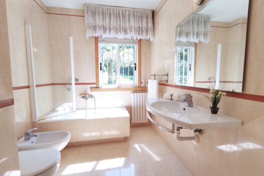 VENDIDO-En venta casa con finca en Oleiros