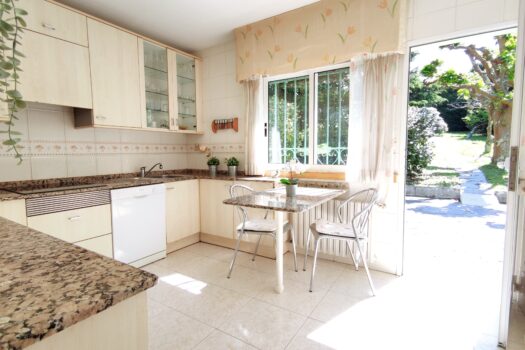 VENDIDO-En venta casa con finca en Oleiros