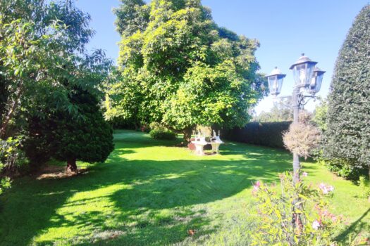 En venta casa con finca en Miño