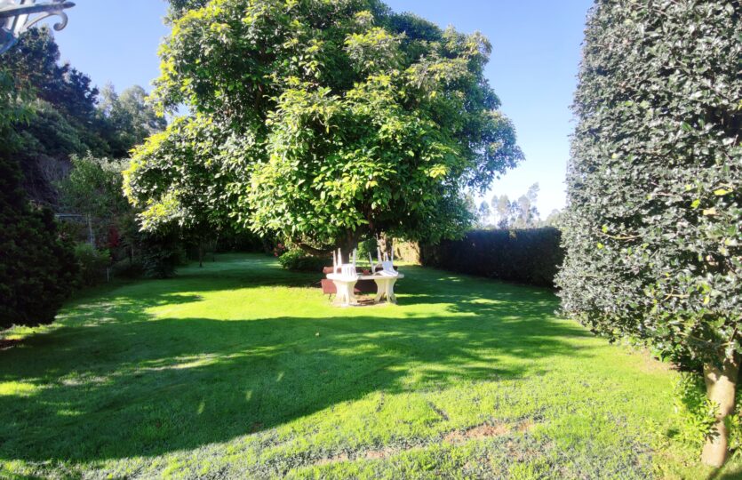 En venta casa con terreno en Miño