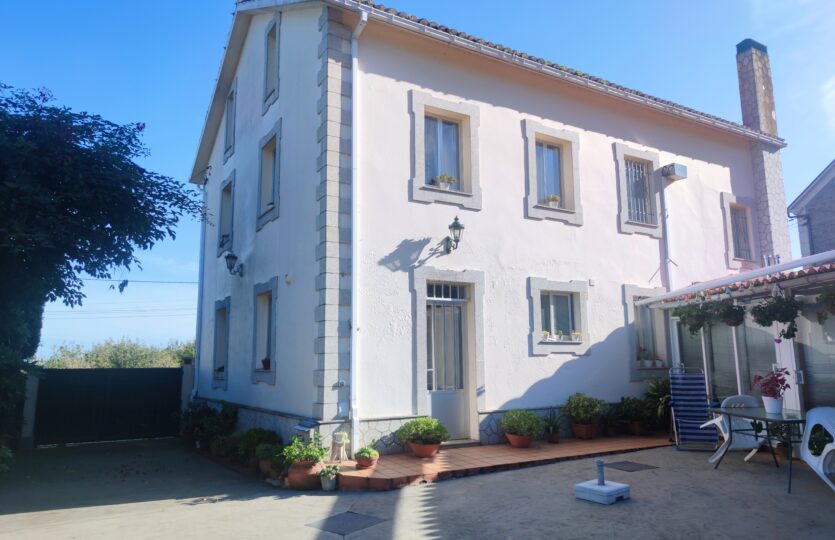 En venta casa con terreno en Miño