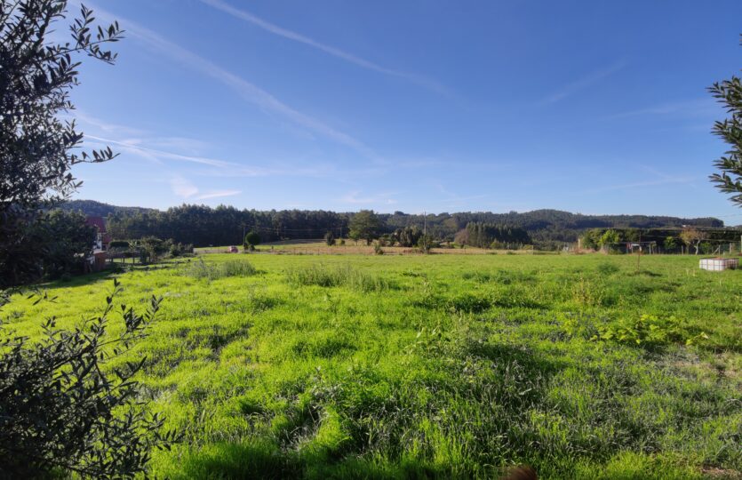 En venta finca urbana en Oza-Cesuras