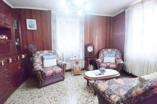 En venta casa con finca en Miño