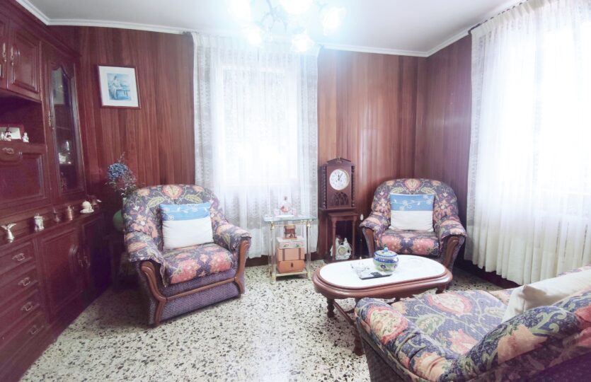 En venta casa con terreno en Miño