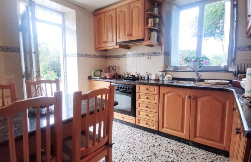 En venta casa con terreno en Miño