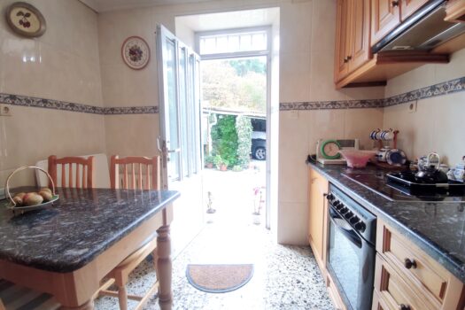 En venta casa con finca en Miño