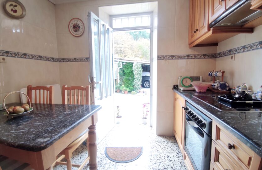 En venta casa con terreno en Miño