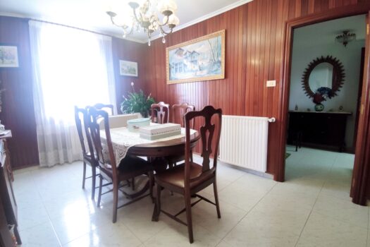 En venta casa con finca en Miño