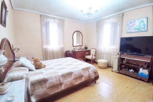 En venta casa con finca en Miño