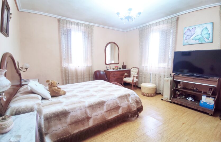 En venta casa con terreno en Miño